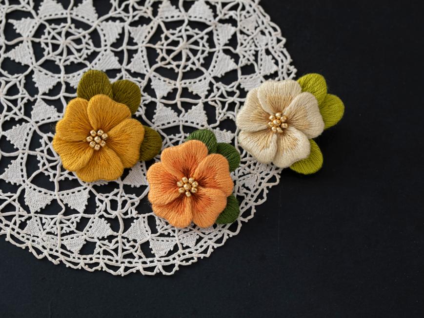 フェルト刺繍で作る花のアクセサリーpart1 Crafting