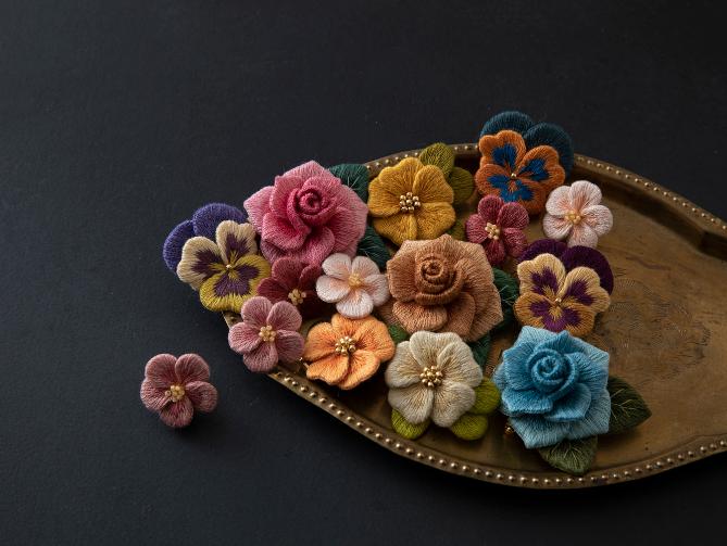 フェルト刺繍で作る花のアクセサリーPart1